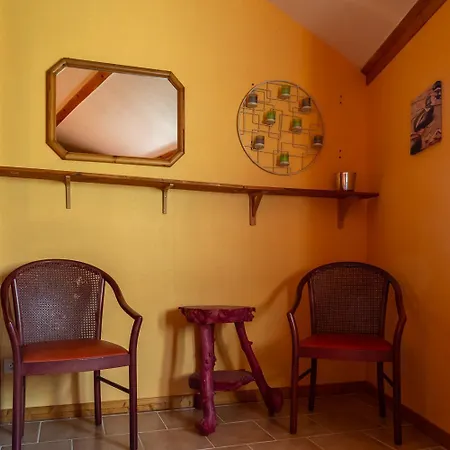 La Perdrix A Sauveterre Дом отдыха